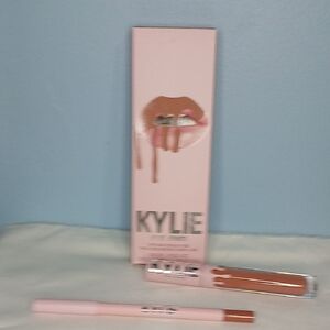 Kylie Cosmetics Lip Kit in Warm Brown